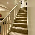 Modern Family 度假居 *